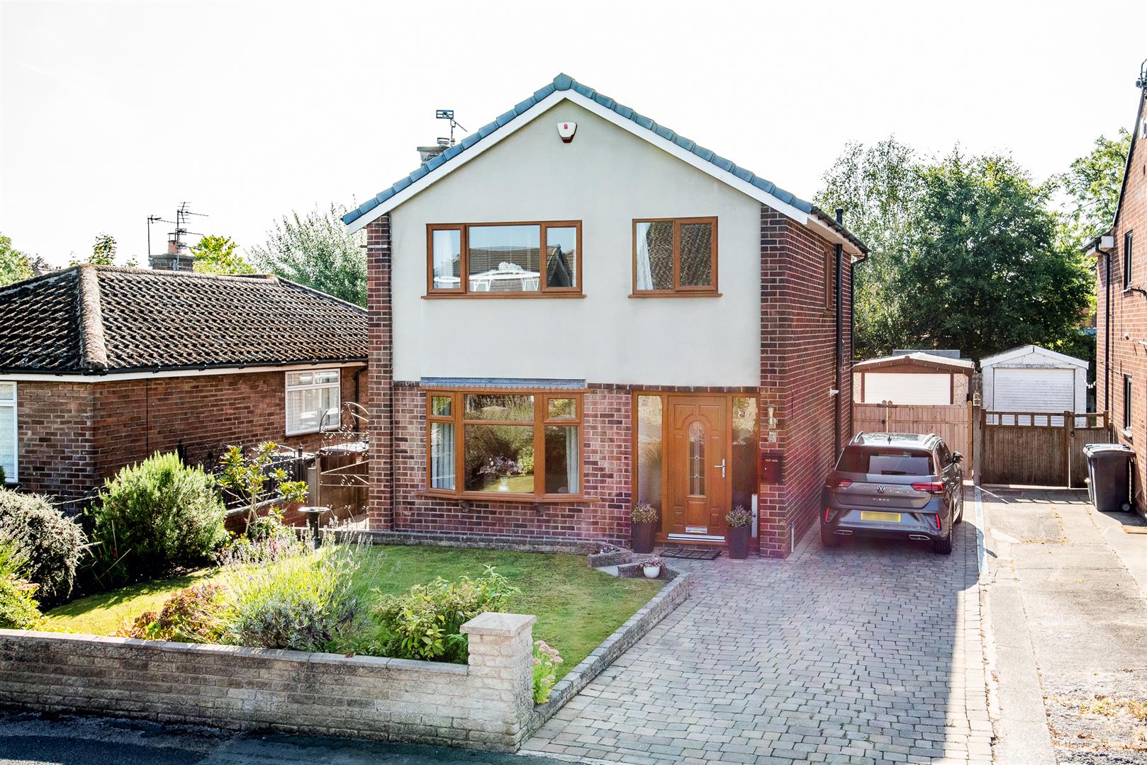 3 bed property in Renshaw Drive, Preston